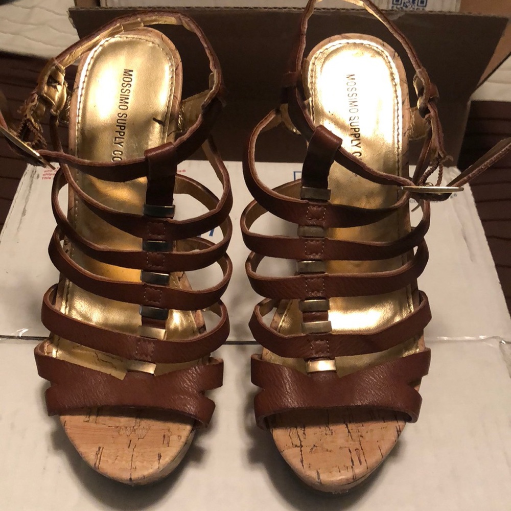 Mossimo Supply Co brown cork wedges